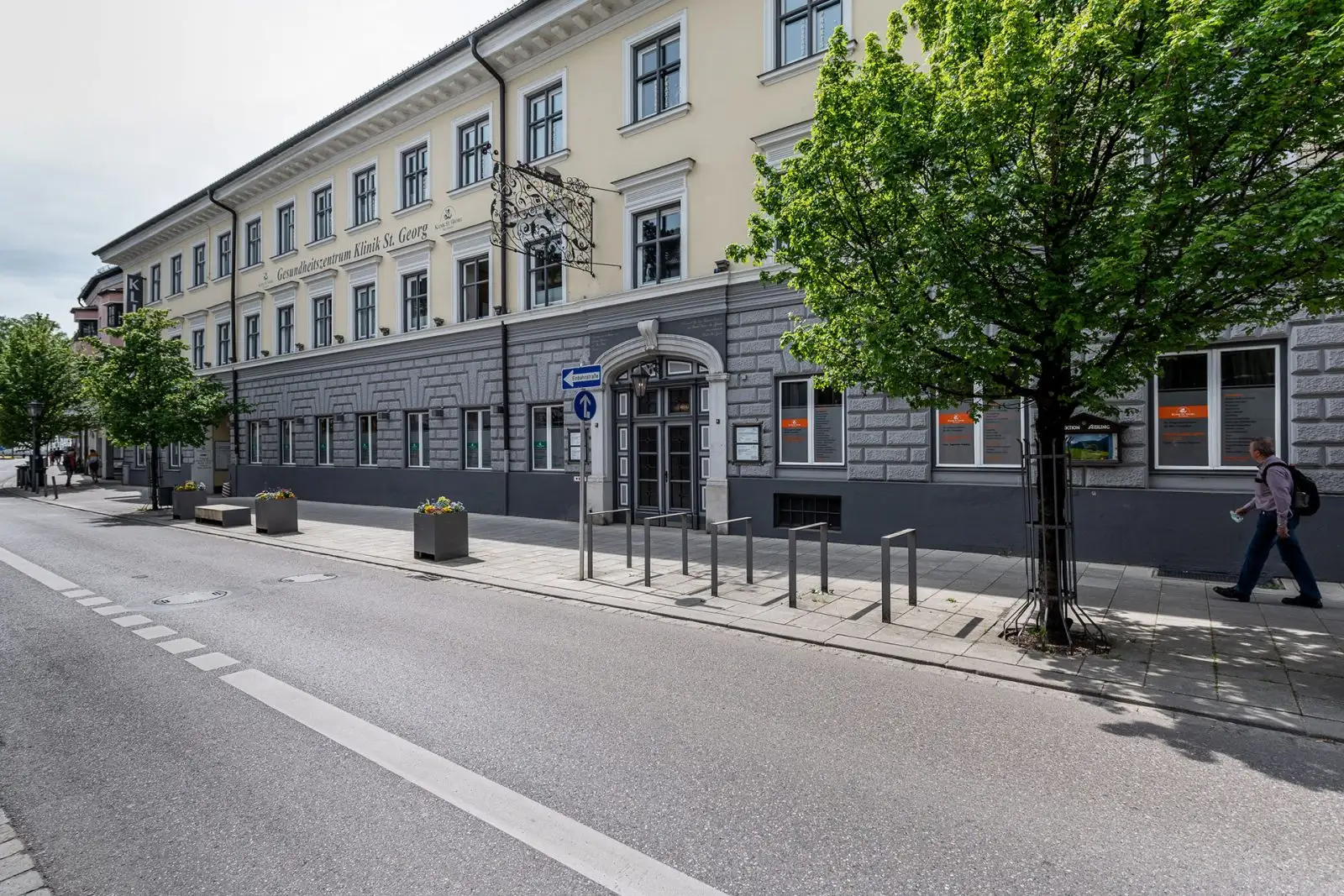 Intrarea principală a St. George Hospital